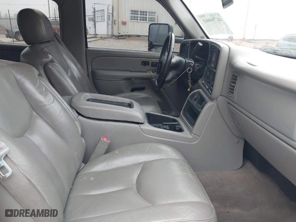 2006 Chevrolet Silverado 2500HD LT1 with VIN 1GCHK23U86F181748, listed as a IAAI auction lot 41794661 with NaN miles. Bid and sale history available at carsss.com. Image 5.