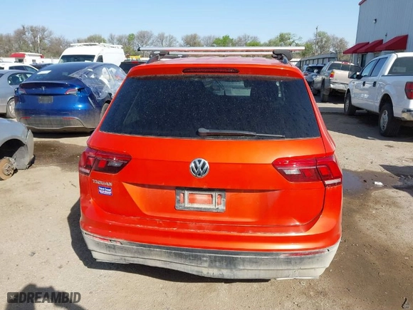 2019 Volkswagen Tiguan S with VIN 3VV1B7AX8KM113120, listed as a IAAI auction lot 41789099 with 124,355 mi miles. Bid and sale history available at carsss.com. Image 16.
