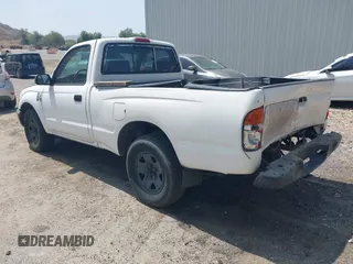 2001 Toyota Tacoma z VIN 5TENL42N11Z770366, wystawiony jako IAAI lot #42339570 z przebiegiem 427 064 mil mil oraz . Historia ofert i sprzedaży dostępna na DreamBid. Obrazek 3.