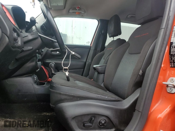 2015 Jeep Renegade Trailhawk with VIN ZACCJBCT0FPB74261, listed as a Copart auction lot 56067395 with 182,703 mi miles and Clean Title. Bid and sale history available at DreamBid. Image 7.