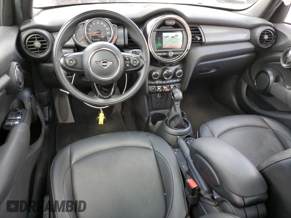 2019 MINI Hardtop 4 Door Cooper z VIN WMWXU1C57K2J03162, wystawiony jako Copart lot #56795965 z przebiegiem 33 125 mil mil oraz Szkoda całkowita • Salvage title. Historia ofert i sprzedaży dostępna na DreamBid. Obrazek 8.