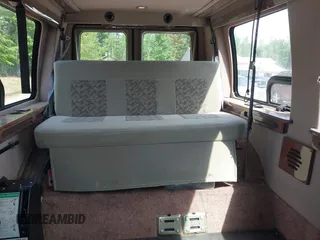 2006 Ford Econoline Cargo z VIN 1FDNE24L06HB26825, wystawiony jako IAAI lot #42379170 z przebiegiem 88 805 mil mil oraz . Historia ofert i sprzedaży dostępna na DreamBid. Obrazek 8.
