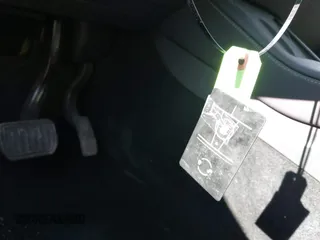 2024 Tesla Model Y Long Range z VIN 7SAYGDEE2RA219213, wystawiony jako IAAI lot #41856259 z przebiegiem 39 233 mil mil oraz . Historia ofert i sprzedaży dostępna na DreamBid. Obrazek 11.