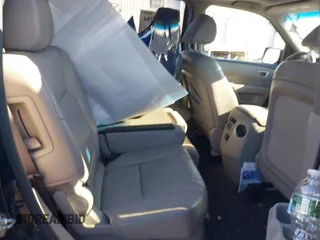 2013 Honda Pilot EX-L with VIN 5FNYF4H50DB049294, listed as a IAAI auction lot 41111384 with 298,000 mi miles. Bid and sale history available at carsss.com. Image 8.