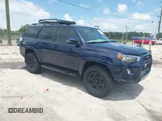 2020 Toyota 4Runner SR5 with VIN JTEBU5JR1L5826933, listed as a IAAI auction lot 42665995 with 53,963 mi miles and . Bid and sale history available at DreamBid. Image 1.