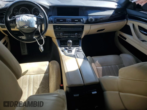 2013 BMW M5 with VIN WBSFV9C50DC773250, listed as a Copart auction lot 45922965 with 96,246 mi miles and Salvage Title. Bid and sale history available at carsss.com. Image 8.