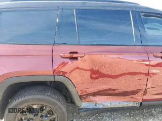 2024 Jeep Grand Cherokee Limited с VIN 1C4RJKBG8R8586598, выставлен на аукционе Copart как лот 54183065 с пробегом 4 962 миль миль и Списание • Salvage title. История ставок и продаж доступна на DreamBid. Изображение 11.