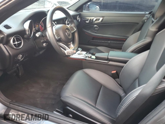 2020 Mercedes-Benz SLC 300 z VIN W1KPK3JA0LF172375, wystawiony jako Copart lot #56552705 z przebiegiem 16 831 mil mil oraz Nie do naprawy. Historia ofert i sprzedaży dostępna na DreamBid. Obrazek 7.