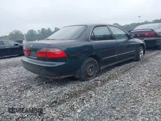 1998 Honda Accord LX z VIN 1HGCG5642WA125540, wystawiony jako IAAI lot #42218700 z przebiegiem Nie podano mil oraz . Historia ofert i sprzedaży dostępna na DreamBid. Obrazek 4.