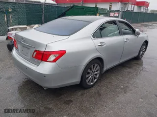 2007 Lexus ES 350 with VIN JTHBJ46G272152361, listed as a IAAI auction lot 41977089 with 308,328 mi miles. Bid and sale history available at carsss.com. Image 4.