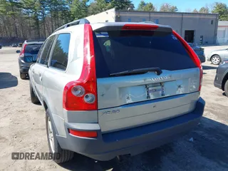 2005 Volvo XC90 with VIN YV1CZ592851158375, listed as a IAAI auction lot 41952087 with 183,797 mi miles. Bid and sale history available at carsss.com. Image 3.
