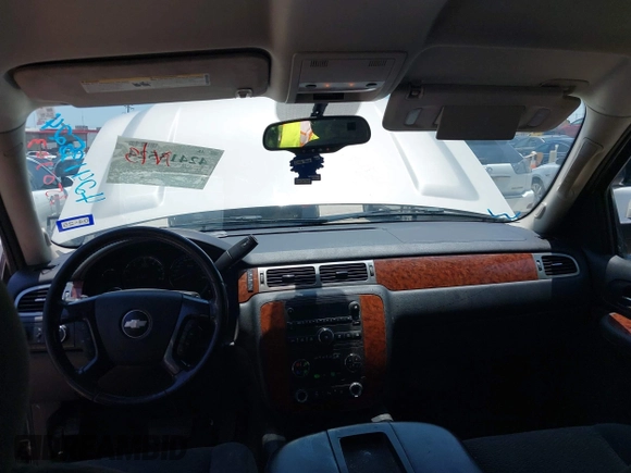 2007 Chevrolet Suburban LT with VIN 1GNFK16327J350303, listed as a IAAI auction lot 42413524 with 215,353 mi miles and . Bid and sale history available at DreamBid. Image 13.