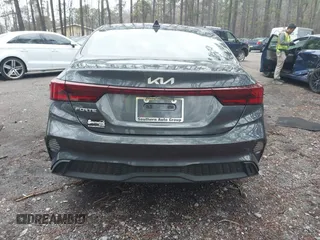 2023 Kia Forte LXS z VIN 3KPF24AD0PE642314, wystawiony jako IAAI lot #41719486 z przebiegiem 17 585 mil mil oraz . Historia ofert i sprzedaży dostępna na DreamBid. Obrazek 16.