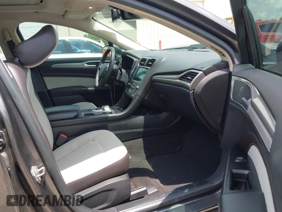 2020 Ford Fusion SE z VIN 3FA6P0HD6LR160147, wystawiony jako IAAI lot #42499983 z przebiegiem 73 971 mil mil oraz . Historia ofert i sprzedaży dostępna na DreamBid. Obrazek 5.