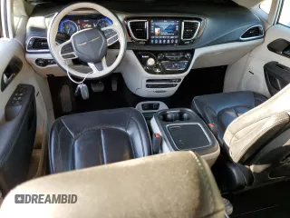2018 Chrysler Pacifica Limited z VIN 2C4RC1GG3JR233143, wystawiony jako Copart lot #48360105 z przebiegiem 75 680 mil mil oraz Szkody całkowita. Historia ofert i sprzedaży dostępna na DreamBid. Obrazek 8.