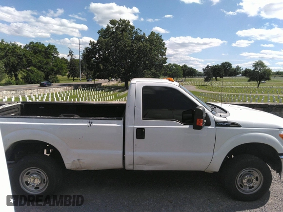 2014 Ford F-250 XL z VIN 1FTBF2B64EEB63961, wystawiony jako IAAI lot #42357797 z przebiegiem 211 419 mil mil oraz . Historia ofert i sprzedaży dostępna na DreamBid. Obrazek 13.