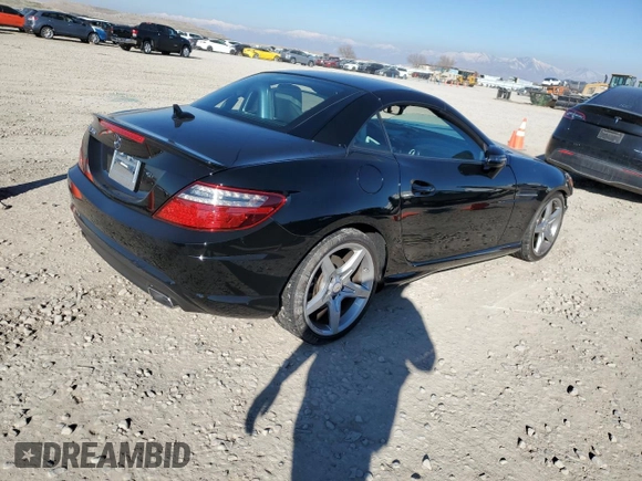 2013 Mercedes-Benz SLK 350 z VIN WDDPK5HA4DF057748, wystawiony jako Copart lot #47574865 z przebiegiem Nie podano mil oraz Szkoda całkowita • Salvage title. Historia ofert i sprzedaży dostępna na DreamBid. Obrazek 3.