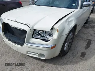 2007 Chrysler 300 C with VIN 2C3KA63HX7H898174, listed as a IAAI auction lot 42000604 with 73,493 mi miles. Bid and sale history available at carsss.com. Image 6.