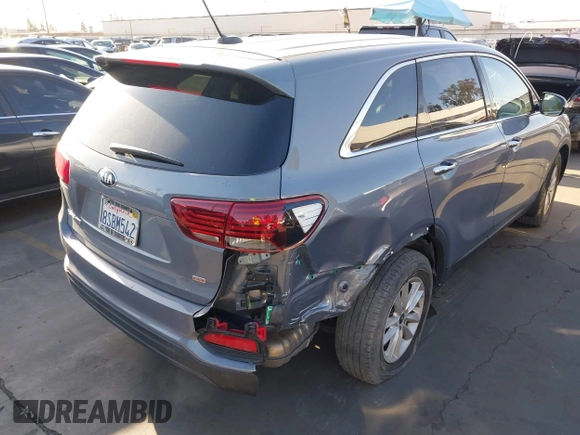 2020 Kia Sorento LX with VIN 5XYPG4A30LG699221, listed as a IAAI auction lot 41906516 with 59,482 mi miles. Bid and sale history available at carsss.com. Image 4.
