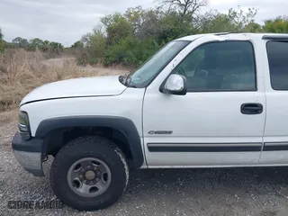 2000 Chevrolet Silverado 2500 LS with VIN 1GCGK29U0YE421788, listed as a IAAI auction lot 41740928 with 192,447 mi miles. Bid and sale history available at carsss.com. Image 12.