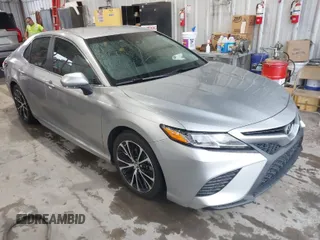 2018 Toyota Camry LE with VIN 4T1B11HK3JU113318, listed as a IAAI auction lot 41972881 with 76,420 mi miles. Bid and sale history available at carsss.com. Image 1.