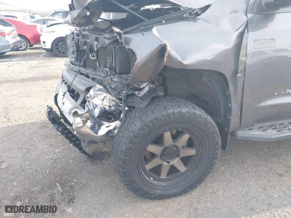 2018 Toyota Tundra 4WD SR5 with VIN 5TFDY5F14JX770184, listed as a IAAI auction lot 41303833 with 93,878 mi miles. Bid and sale history available at carsss.com. Image 6.