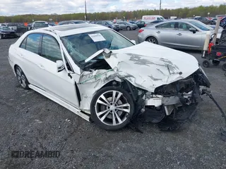2016 Mercedes-Benz E-Class E 350 Luxury with VIN WDDHF8JB9GB191986, listed as a IAAI auction lot 42049916 with 122,012 mi miles. Bid and sale history available at carsss.com. Image 1.