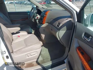 2008 Toyota Sienna XLE z VIN 5TDZK22C98S195819, wystawiony jako IAAI lot #42082880 z przebiegiem 174 319 mil mil oraz . Historia ofert i sprzedaży dostępna na DreamBid. Obrazek 5.