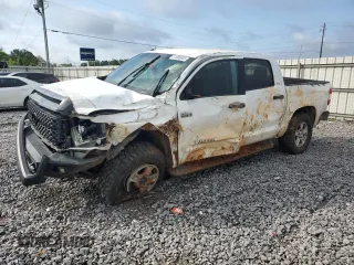 2014 Toyota Tundra SR5 with VIN 5TFDW5F11EX337269, listed as a Copart auction lot 61608035 with 199,694 mi miles and Salvage title. Bid and sale history available at DreamBid. Image 1.