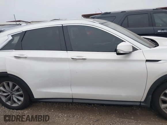 2020 Infiniti QX50 Autograph with VIN 3PCAJ5M1XLF115017, listed as a IAAI auction lot 41531655 with 40,824 mi miles and . Bid and sale history available at DreamBid. Image 13.