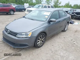 2011 Volkswagen Jetta SE with VIN 3VWDZ7AJ4BM370033, listed as a IAAI auction lot 42367238 with 161,635 mi miles and . Bid and sale history available at DreamBid. Image 17.