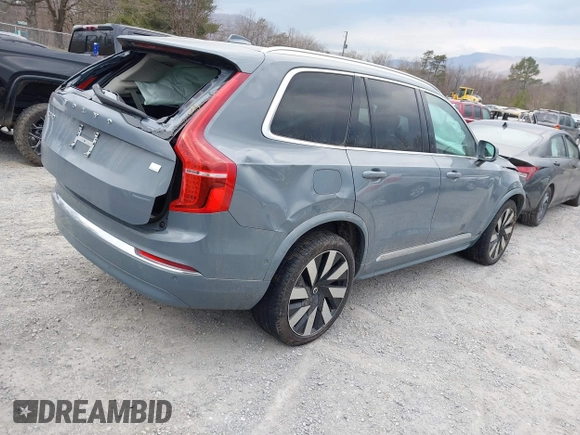 2023 Volvo XC90 Ultimate Bright Theme with VIN YV4H60CA3P1950747, listed as a IAAI auction lot 41677410 with 27,723 mi miles and . Bid and sale history available at DreamBid. Image 4.