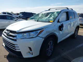 2019 Toyota Highlander SE with VIN 5TDKZRFH0KS314263, listed as a IAAI auction lot 42174469 with 72,682 mi miles and . Bid and sale history available at DreamBid. Image 2.