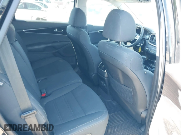 2019 Kia Sorento L with VIN 5XYPG4A32KG533121, listed as a IAAI auction lot 41762827 with 96,026 mi miles. Bid and sale history available at carsss.com. Image 8.