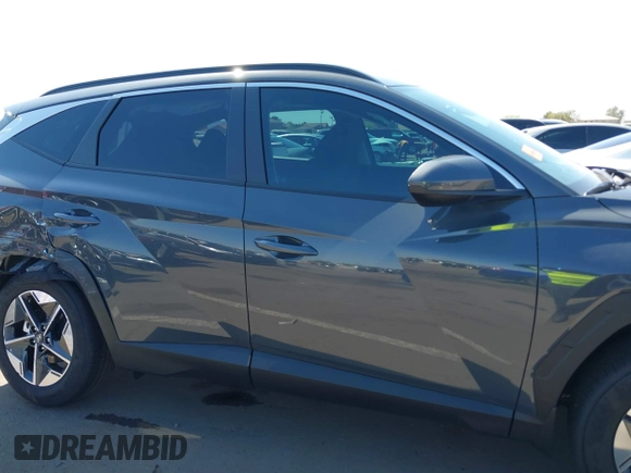 2025 Hyundai Tucson SEL with VIN 5NMJB3DE9SH534705, listed as a IAAI auction lot 41846301 with 101 mi miles and . Bid and sale history available at DreamBid. Image 14.