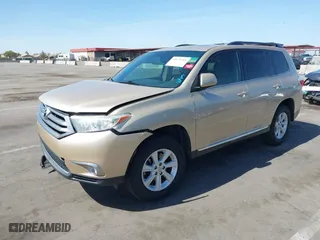 2013 Toyota Highlander with VIN 5TDZK3EH0DS107053, listed as a IAAI auction lot 41679784 with 136,100 mi miles. Bid and sale history available at carsss.com. Image 2.