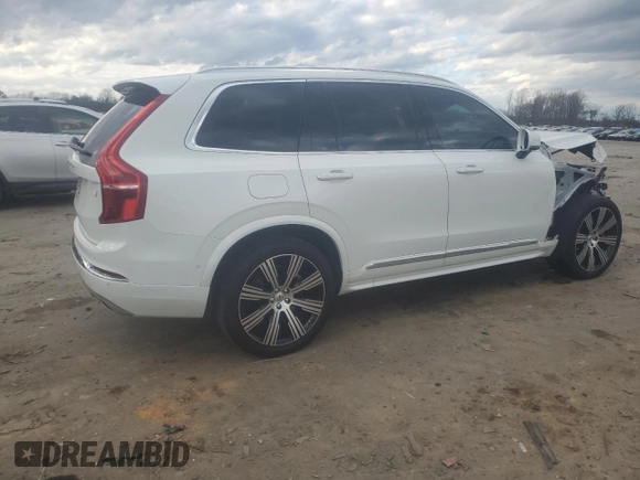2021 Volvo XC90 Inscription Expression with VIN YV4BR00L3M1682507, listed as a Copart auction lot 85881484 with 28,834 mi miles and Salvage Title. Bid and sale history available at carsss.com. Image 3.