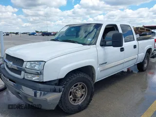 2003 Chevrolet Silverado 1500HD LS z VIN 1GCGC13U63F242884, wystawiony jako IAAI lot #42222977 z przebiegiem 240 701 mil mil oraz . Historia ofert i sprzedaży dostępna na DreamBid. Obrazek 2.