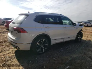 2024 Volkswagen Tiguan SEL R-Line with VIN 3VV4B7AX3RM084522, listed as a Copart auction lot 84749534 with 5,915 mi miles and Salvage Title. Bid and sale history available at carsss.com. Image 3.