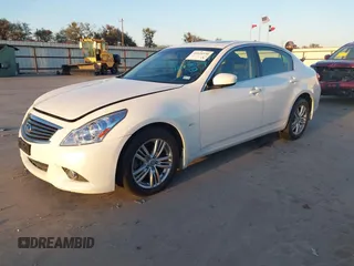 2015 Infiniti Q40 with VIN JN1CV6AR5FM521380, listed as a IAAI auction lot 41024558 with 123,595 mi miles. Bid and sale history available at carsss.com. Image 17.