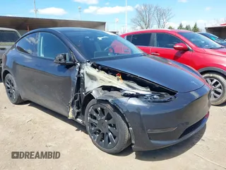 2024 Tesla Model Y Long Range with VIN 7SAYGAEE4RF078906, listed as a IAAI auction lot 42051207 with Not Provided miles and . Bid and sale history available at DreamBid. Image 1.