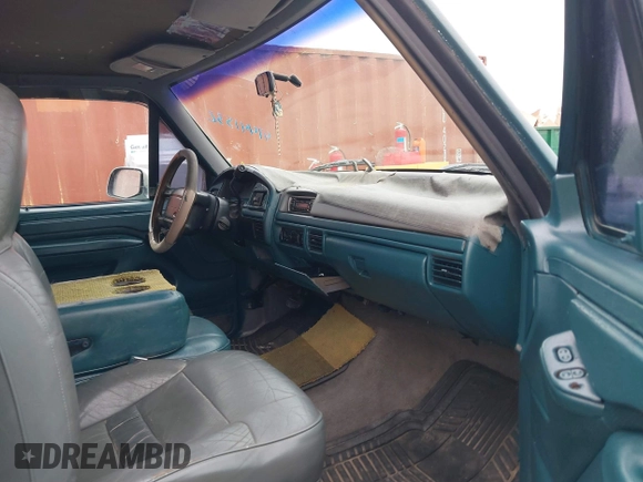 1996 Ford F-150 with VIN 1FTEX14H6TKA26327, listed as a IAAI auction lot 41441532 with 364,171 mi miles. Bid and sale history available at carsss.com. Image 5.
