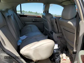 2004 Lincoln Town Car Signature z VIN 1LNHM81W24Y657135, wystawiony jako Copart lot #58640295 z przebiegiem 90 773 mil mil oraz Czysty tytuł • Clean title. Historia ofert i sprzedaży dostępna na DreamBid. Obrazek 10.