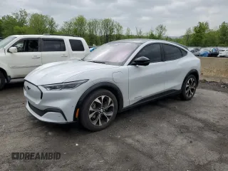 2022 Ford Mustang Mach-E Premium с VIN 3FMTK3SS7NMA11195, выставлен на аукционе Copart как лот 56860635 с пробегом 68 458 миль миль и Списание • Salvage title. История ставок и продаж доступна на DreamBid. Изображение 1.