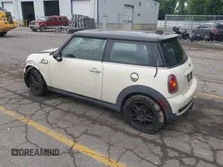 2007 MINI Hardtop S with VIN WMWMF73587TL87127, listed as a IAAI auction lot 42648540 with Not provided miles and . Bid and sale history available at DreamBid. Image 3.