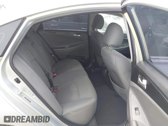 2013 Hyundai Sonata GLS z VIN 5NPEB4AC7DH677751, wystawiony jako IAAI lot #42267980 z przebiegiem Nie podano mil oraz . Historia ofert i sprzedaży dostępna na DreamBid. Obrazek 8.
