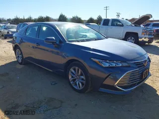 2022 Toyota Avalon XLE with VIN 4T1JZ1FB5NU086281, listed as a IAAI auction lot 41818135 with 43,736 mi miles. Bid and sale history available at carsss.com. Image 1.