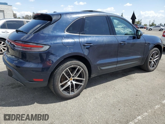2022 Porsche Macan z VIN WP1AA2A51NLB06422, wystawiony jako Copart lot #52024635 z przebiegiem 8 090 mil mil oraz Szkoda całkowita • Salvage title. Historia ofert i sprzedaży dostępna na DreamBid. Obrazek 3.