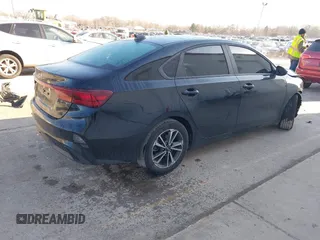 2024 Kia Forte LXS z VIN 3KPF24AD6RE836641, wystawiony jako IAAI lot #41793732 z przebiegiem 16 855 mil mil oraz . Historia ofert i sprzedaży dostępna na DreamBid. Obrazek 4.