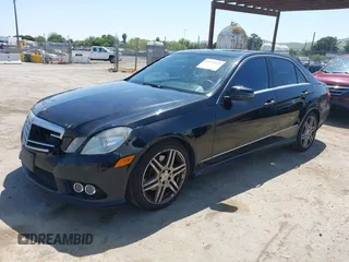 2010 Mercedes-Benz E-Class E 350 Luxury with VIN WDDHF5GB0AA072193, listed as a IAAI auction lot 42031041 with 152,969 mi miles. Bid and sale history available at carsss.com. Image 17.